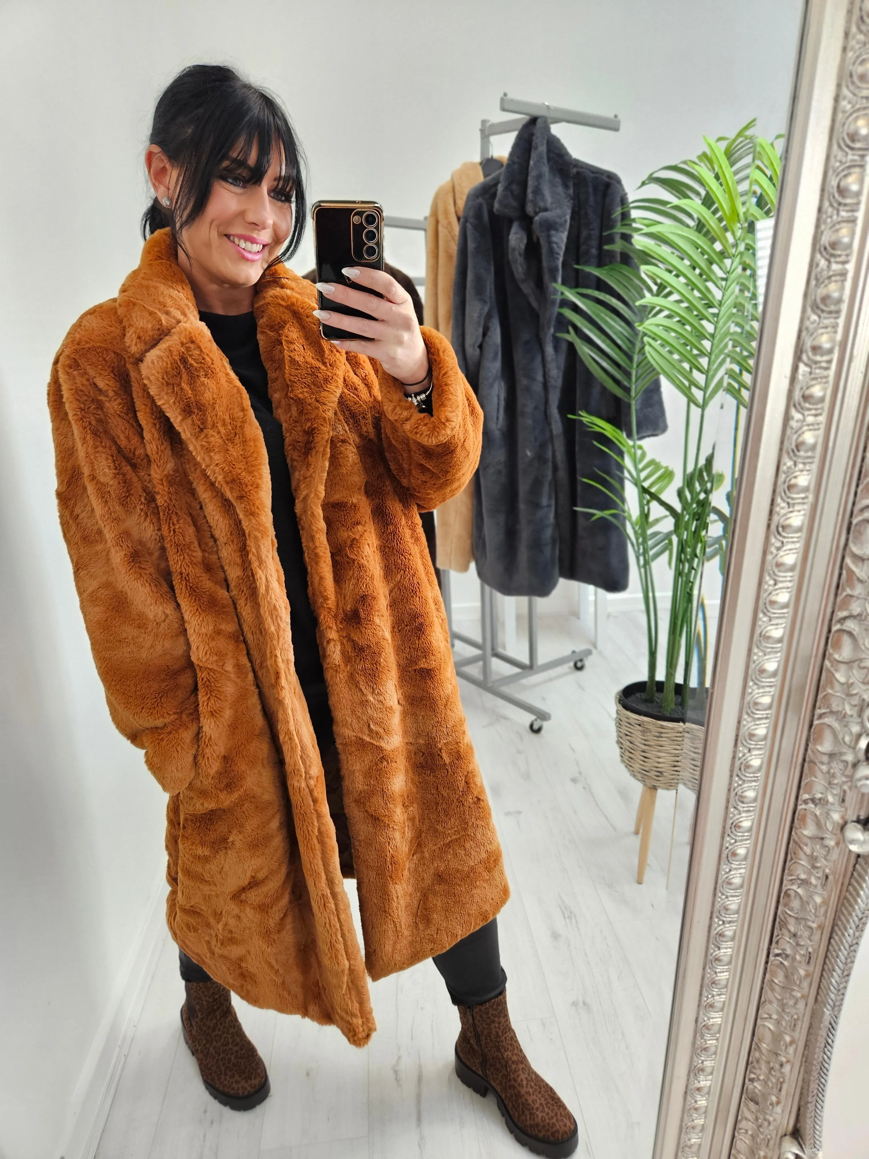 Oslo Faux Fur Coat Long (Curvy) - (choose your Colour)