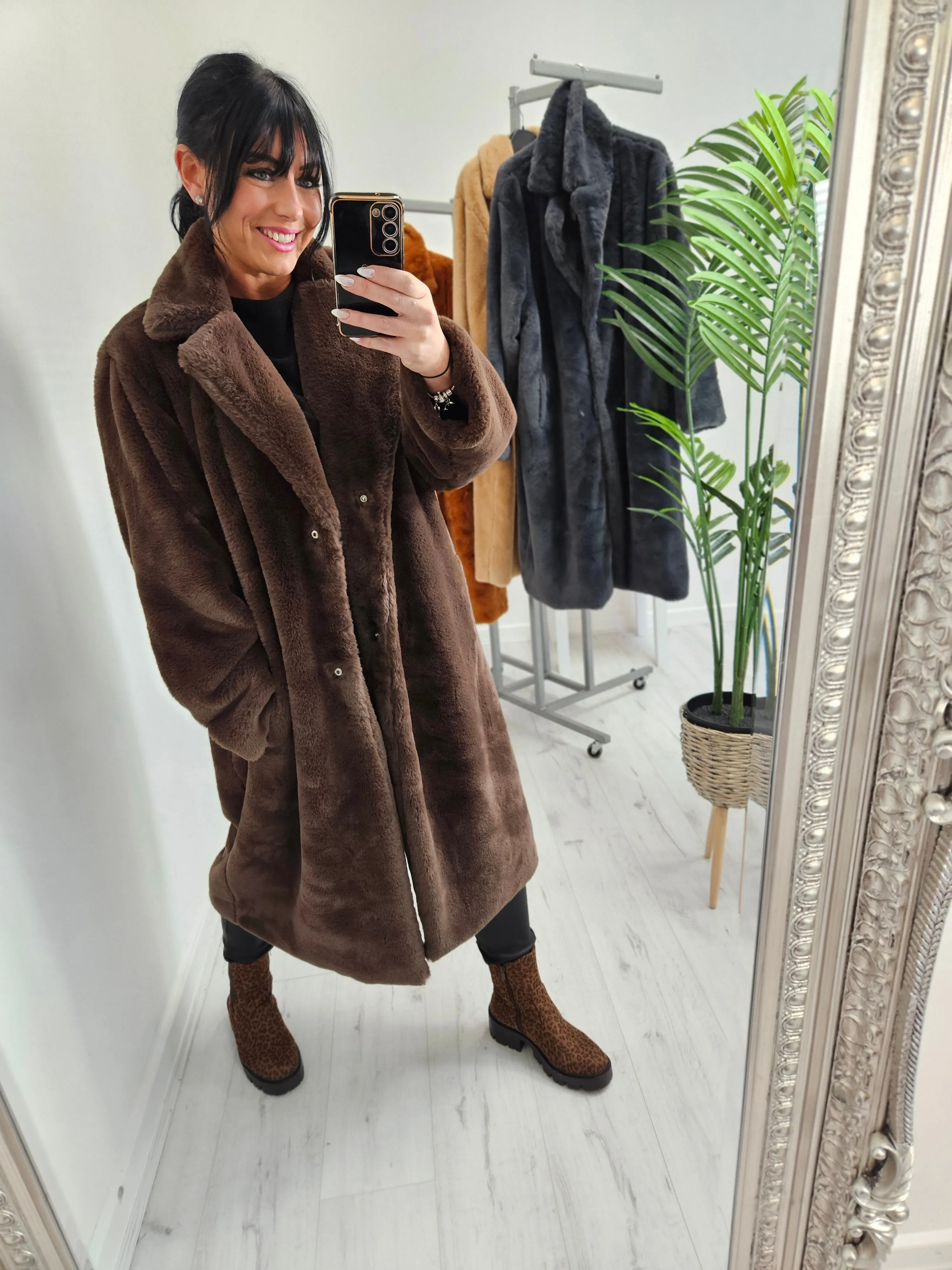 Oslo Faux Fur Coat Long (Curvy) - (choose your Colour)