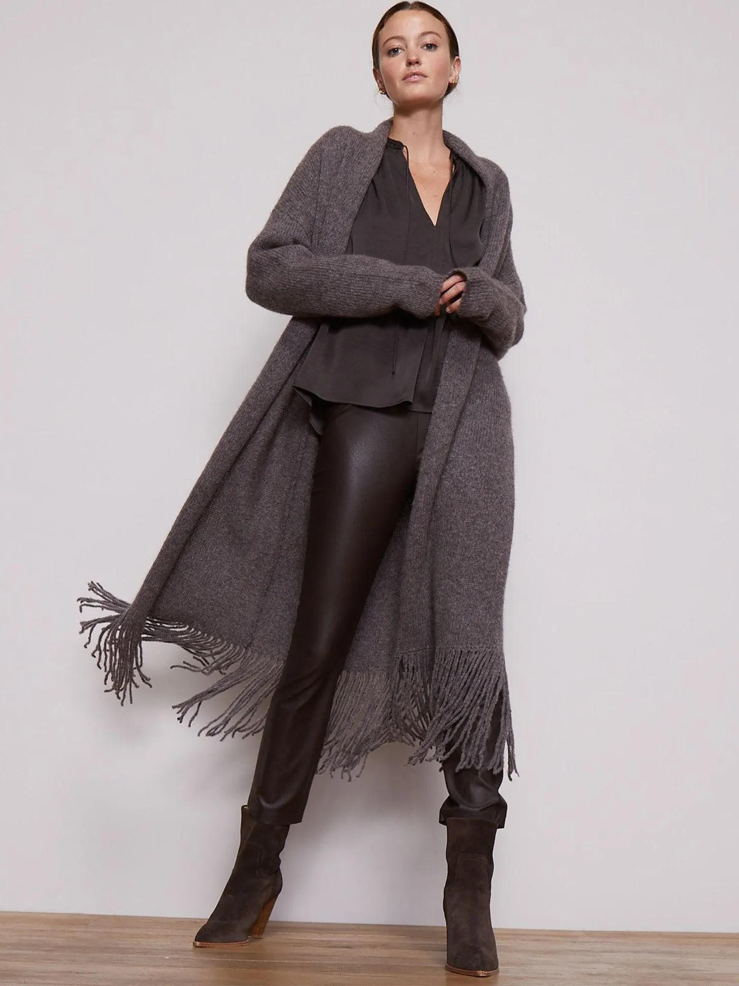 The Thela Fringe Duster